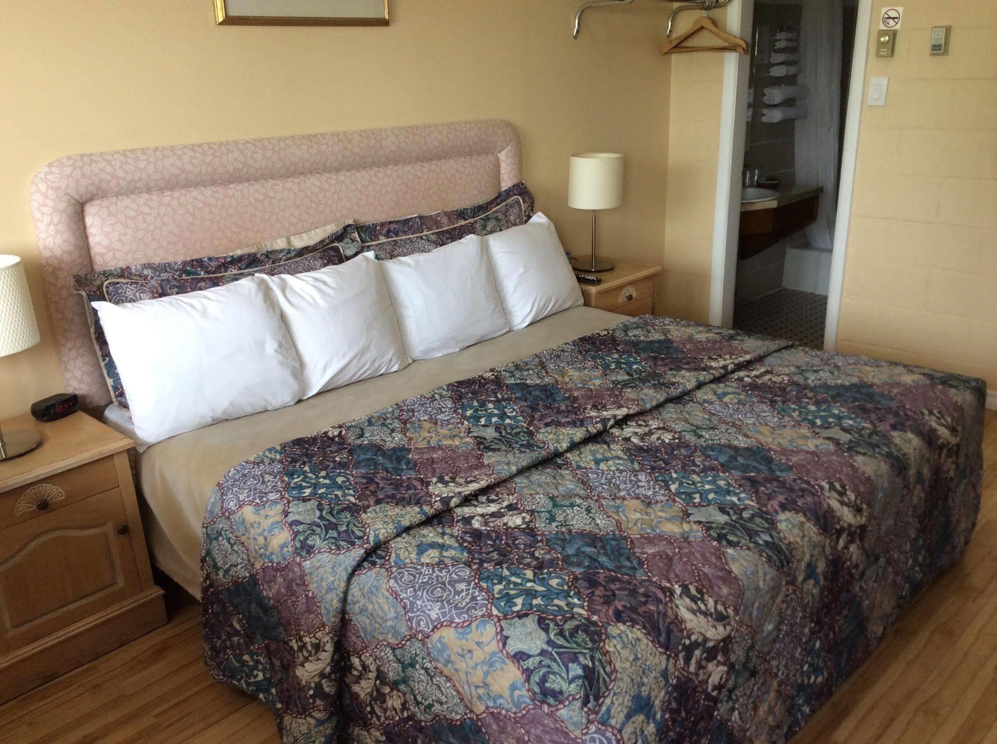 Long Sault Lion Motel מראה חיצוני תמונה